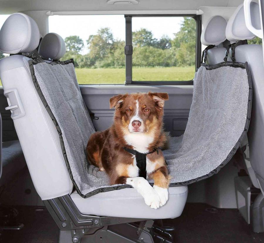 Trixie Car Seat Cover накидка на заднє сидіння в автомобіль для собак 145×160 см (1313)